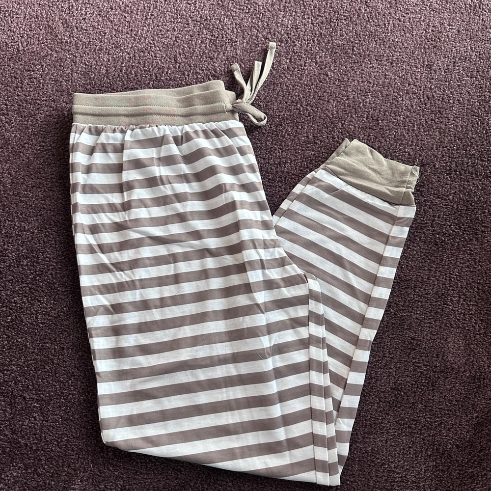 Disney Gray and Yellow Winnie the Pooh Sleepwear Set - Picture 3 of 10